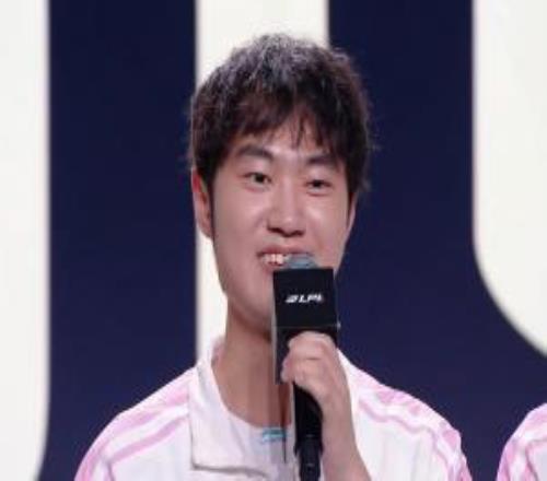 深海潜艇教,全国离退休,干部楷模,开云客服,在线客服平台,用户咨询服务,客服帮助中心,平台服务支持