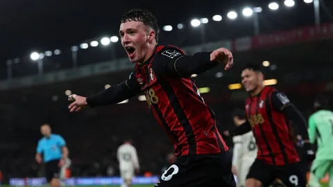 虚荣的篝火改编Apple TV剧集，凯利里夫斯联合开发